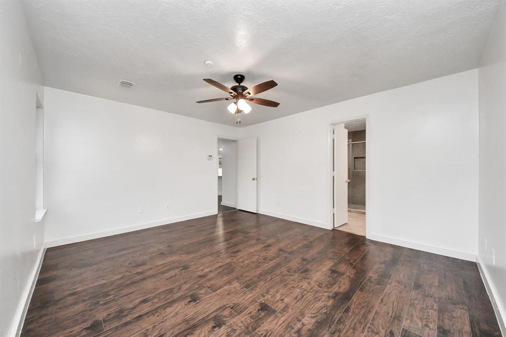 9223 Eaglewood Glen Trail, Houston, Texas image 23