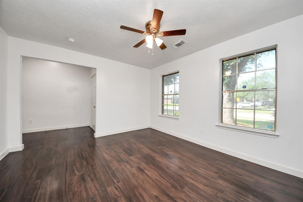 9223 Eaglewood Glen Trail, Houston, Texas image 4