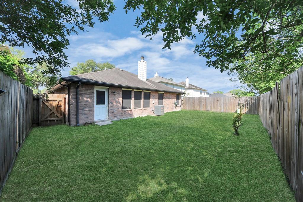 9223 Eaglewood Glen Trail, Houston, Texas image 36