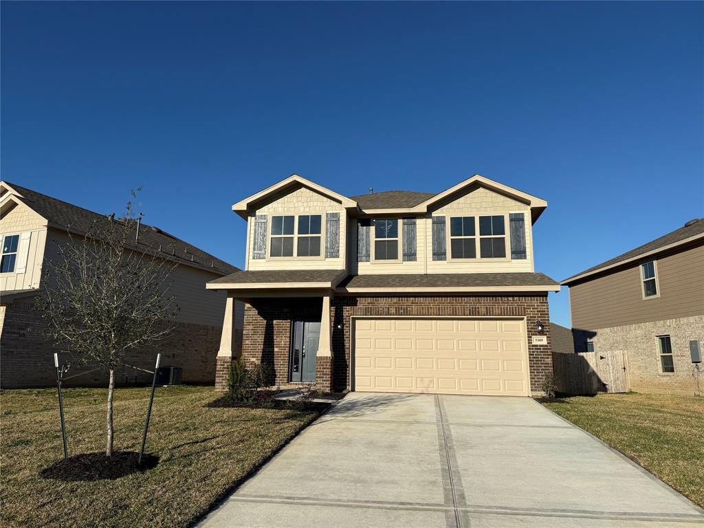 5309 W Bayou Maison Circle, Dickinson, Texas image 1