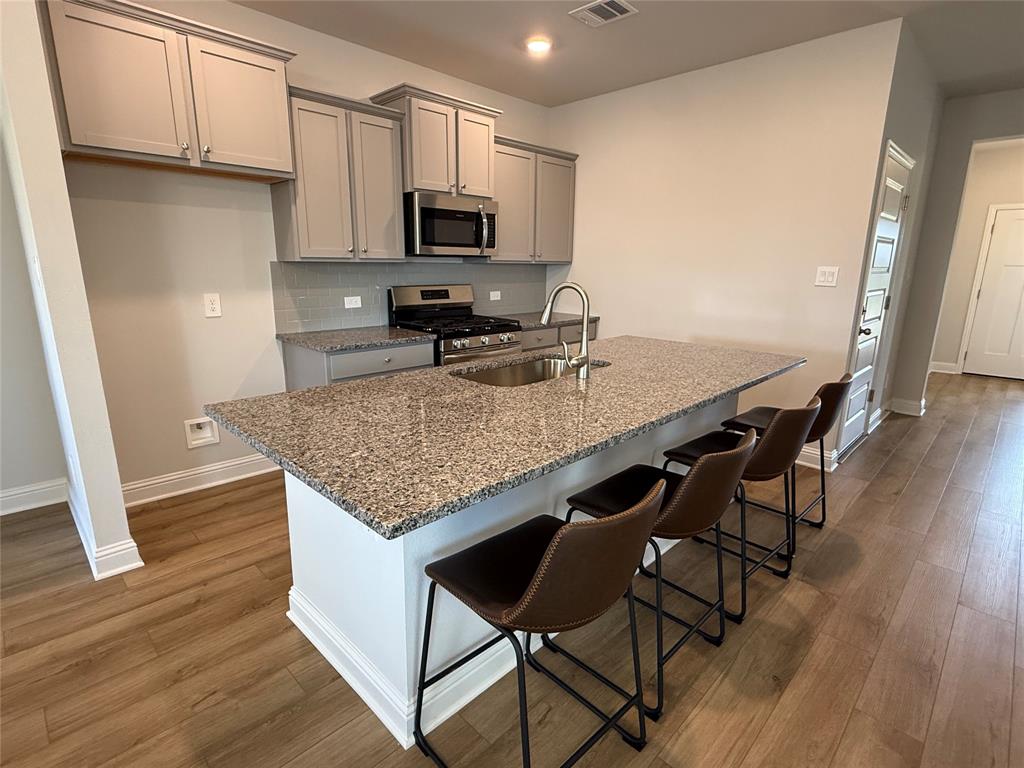 5309 W Bayou Maison Circle, Dickinson, Texas image 6