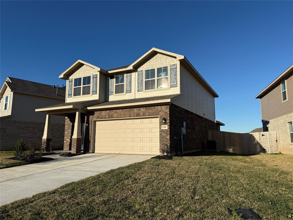 5309 W Bayou Maison Circle, Dickinson, Texas image 2