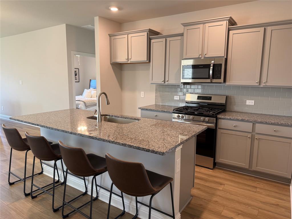 5309 W Bayou Maison Circle, Dickinson, Texas image 5