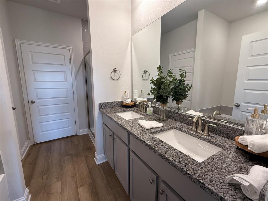5309 W Bayou Maison Circle, Dickinson, Texas image 12