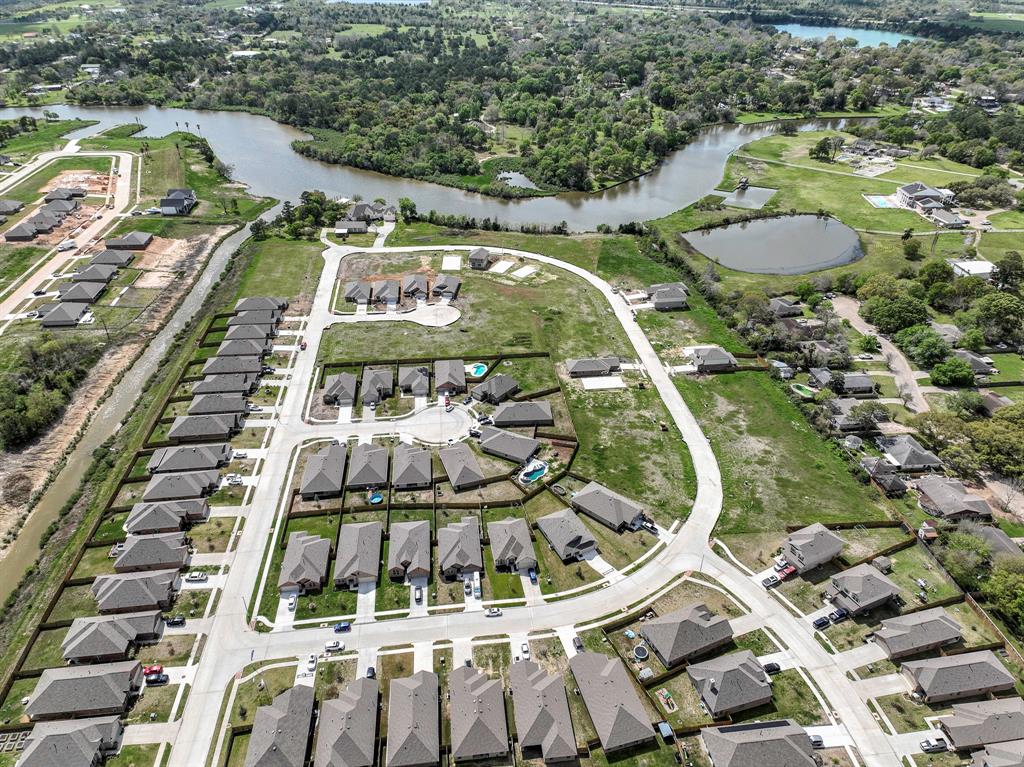 5309 W Bayou Maison Circle, Dickinson, Texas image 25