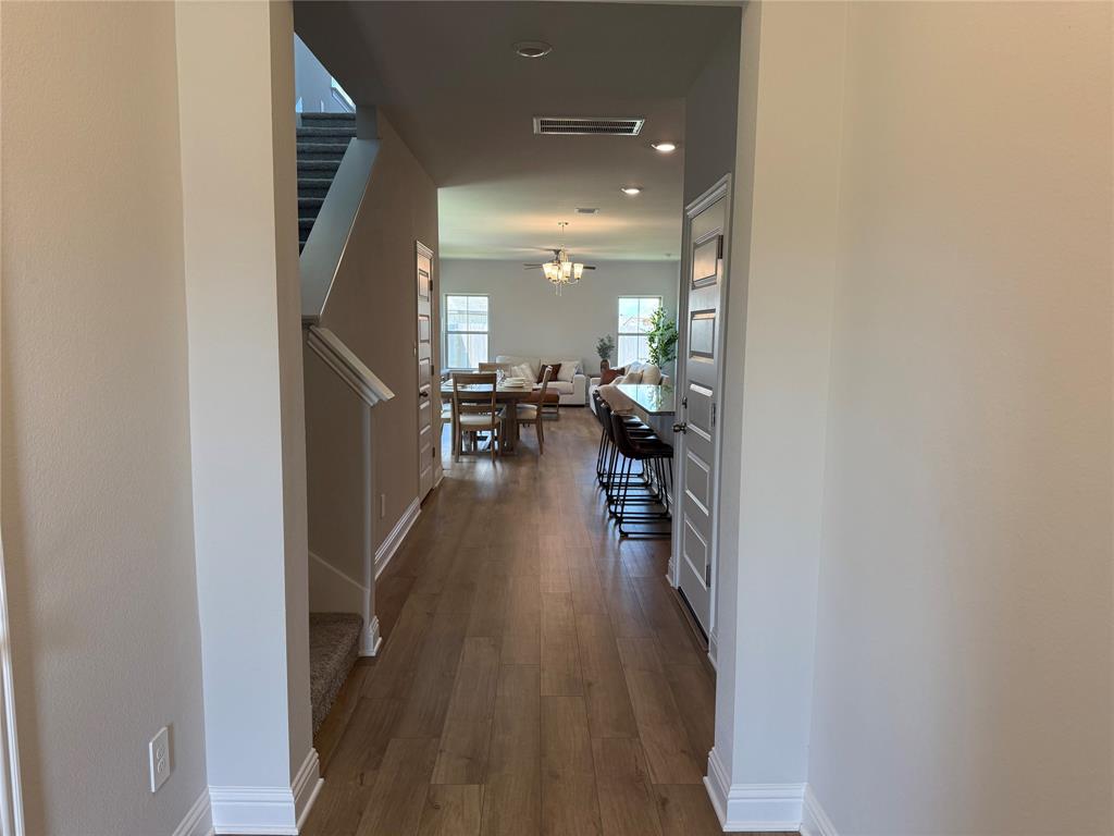 5309 W Bayou Maison Circle, Dickinson, Texas image 4