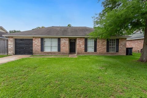 Single Family Residence in Houston TX 5226 Ridge Turn Drive.jpg