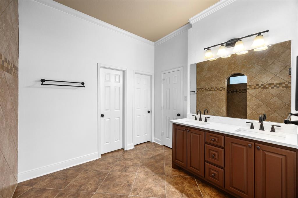 17927 Creek Bluff Lane, Cypress, Texas image 29