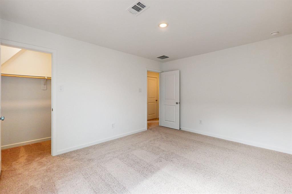 1135 Sugar Drive, Tomball, Texas image 5