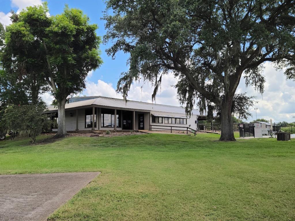 100 Cattle Drive Trail, Angleton, Texas image 4