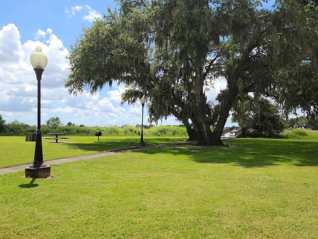 100 Cattle Drive Trail, Angleton, Texas image 3