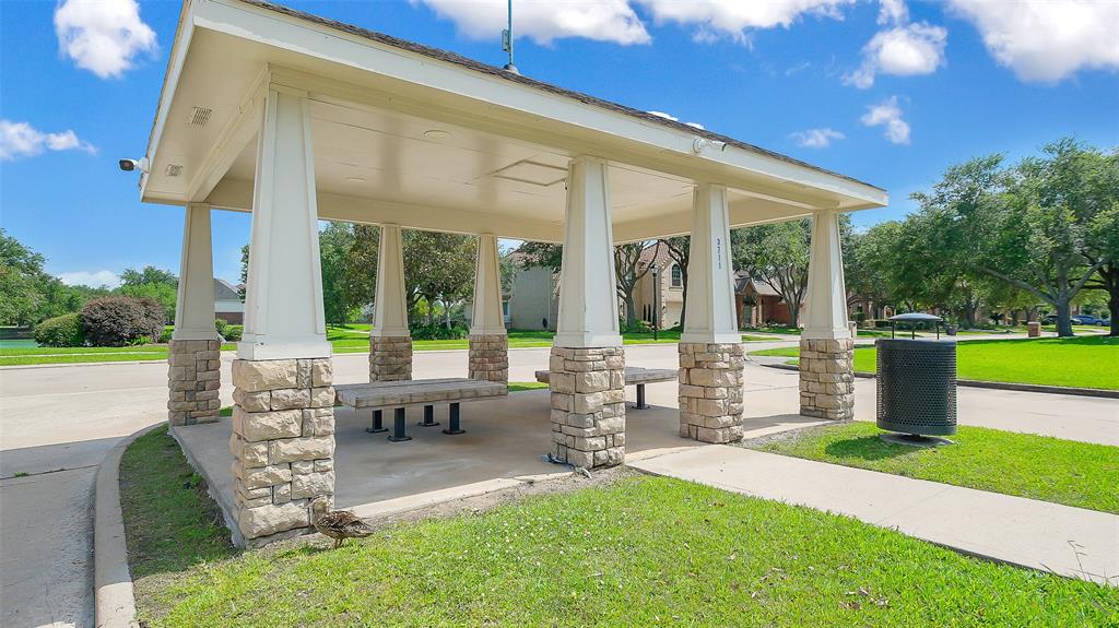 3903 Livingston Lake Court, Pearland, Texas image 40
