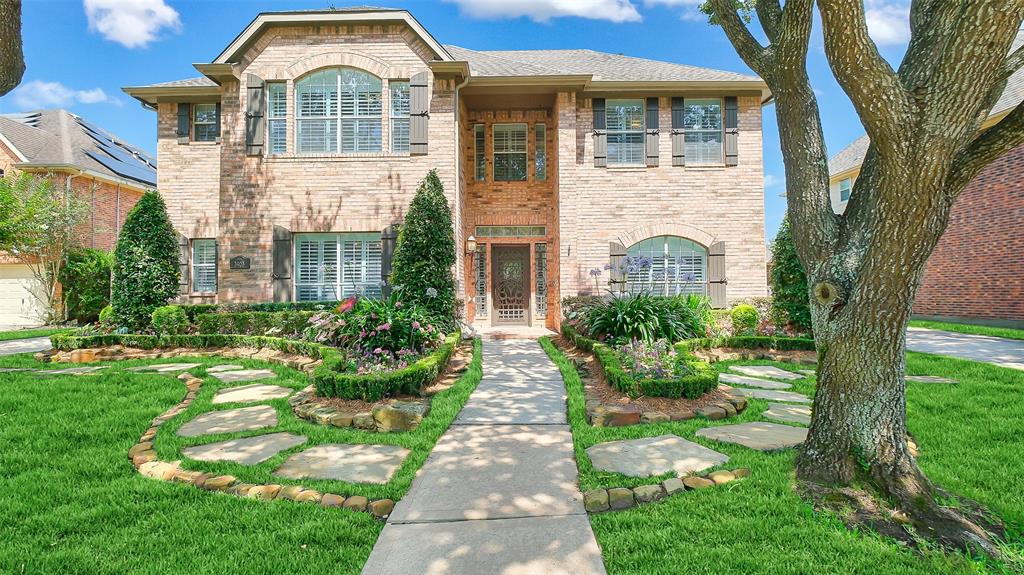 3903 Livingston Lake Court, Pearland, Texas image 1