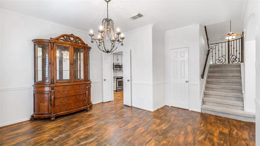3903 Livingston Lake Court, Pearland, Texas image 4