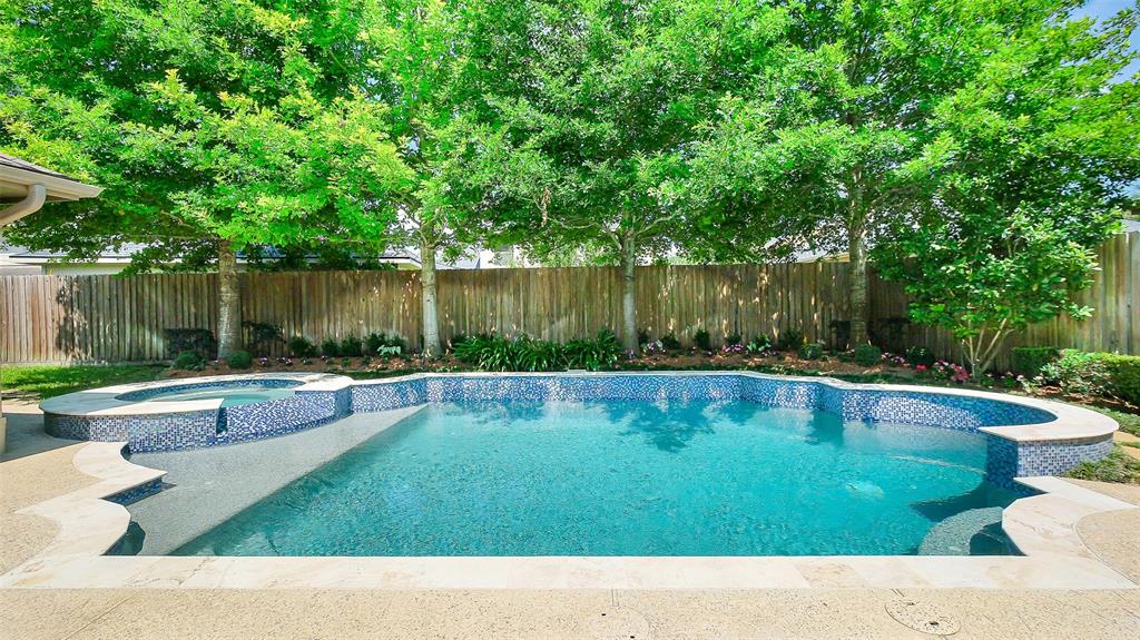 3903 Livingston Lake Court, Pearland, Texas image 32