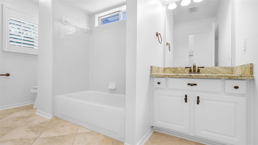 3903 Livingston Lake Court, Pearland, Texas image 25