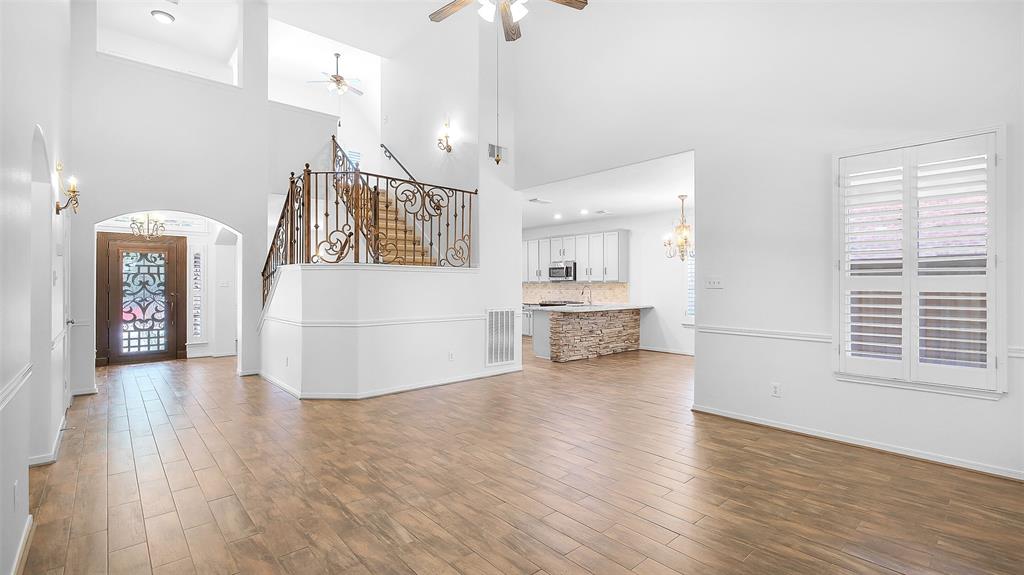 3903 Livingston Lake Court, Pearland, Texas image 7