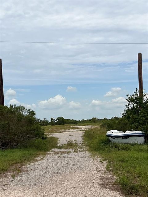 Photo of 27250 Fm 2004, Angleton, TX 77515 (MLS # 70696804) Photo of 27250 Fm 2004, Angleton, TX 77515 (MLS # 70696804)