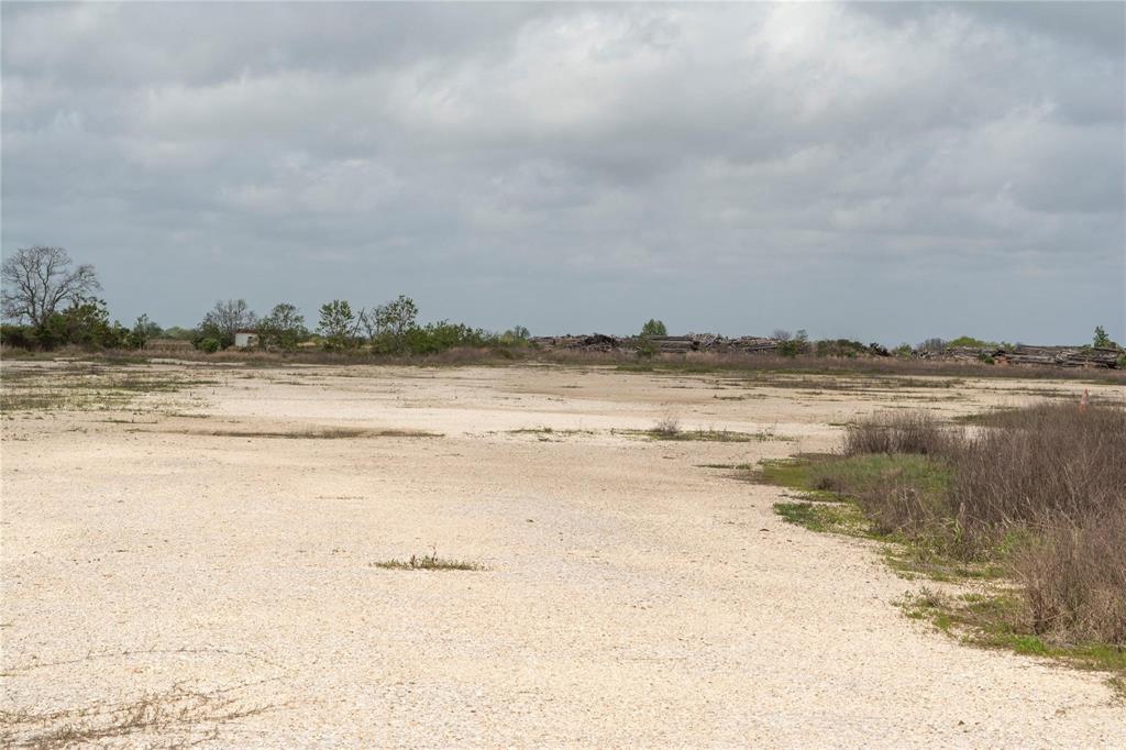 27250 Fm 2004, Angleton, Texas image 9