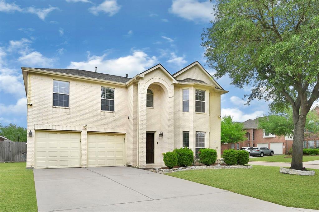 9002 S Ferndale Place Drive, Houston, Texas image 2