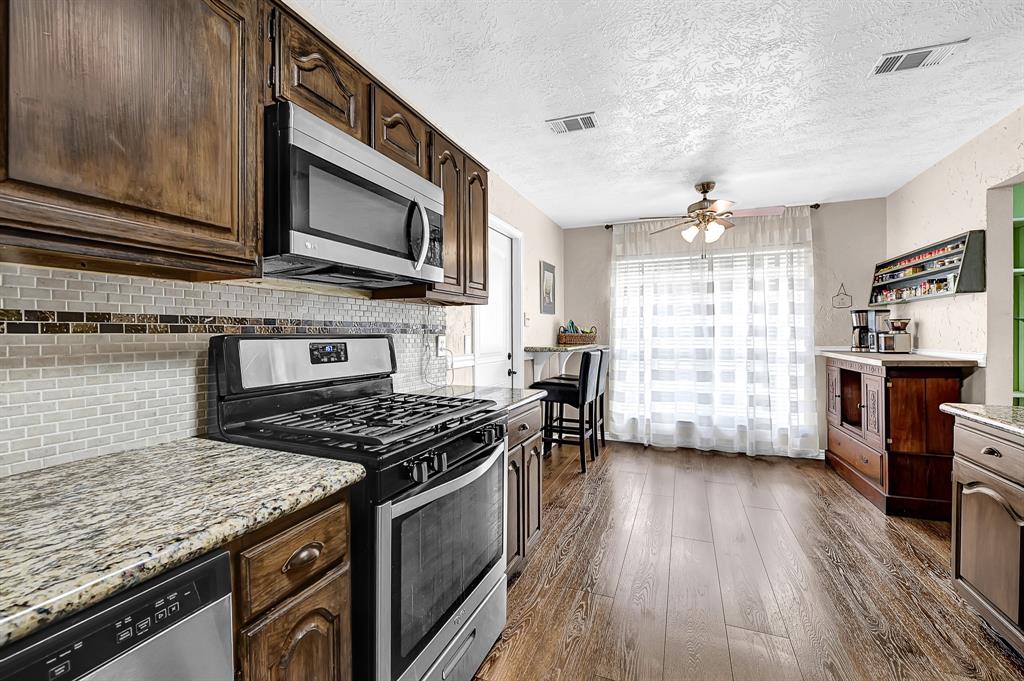 715 Regency Court, Friendswood, Texas image 13