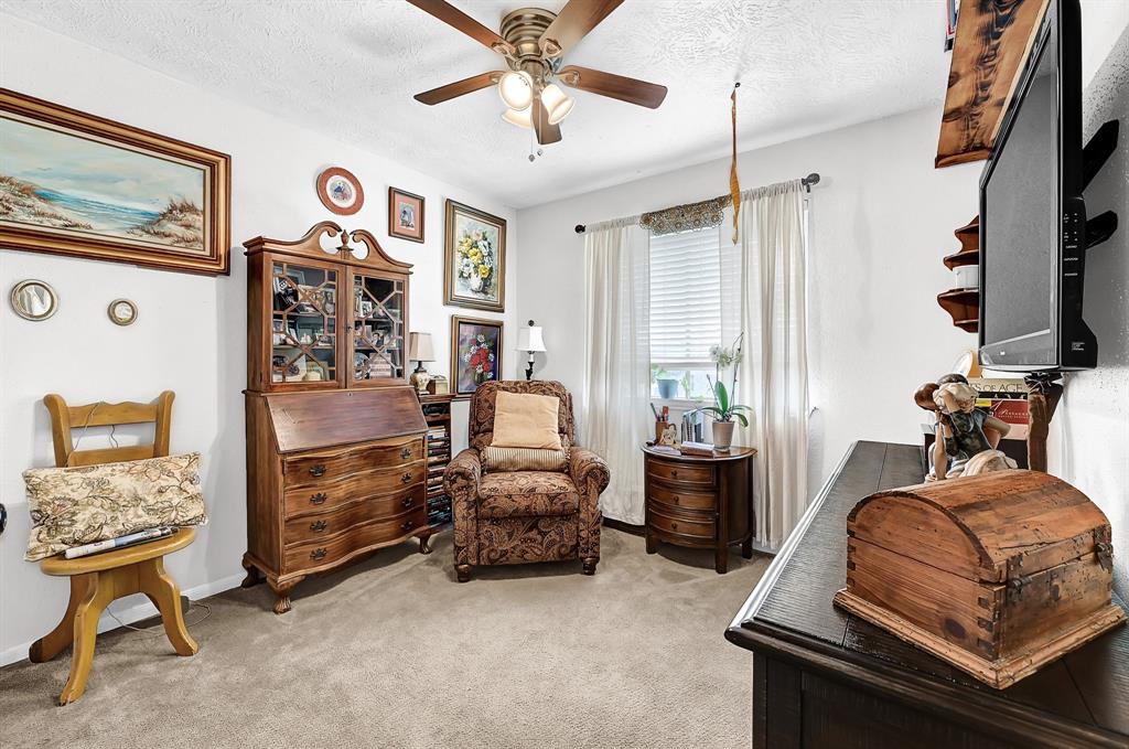 715 Regency Court, Friendswood, Texas image 16