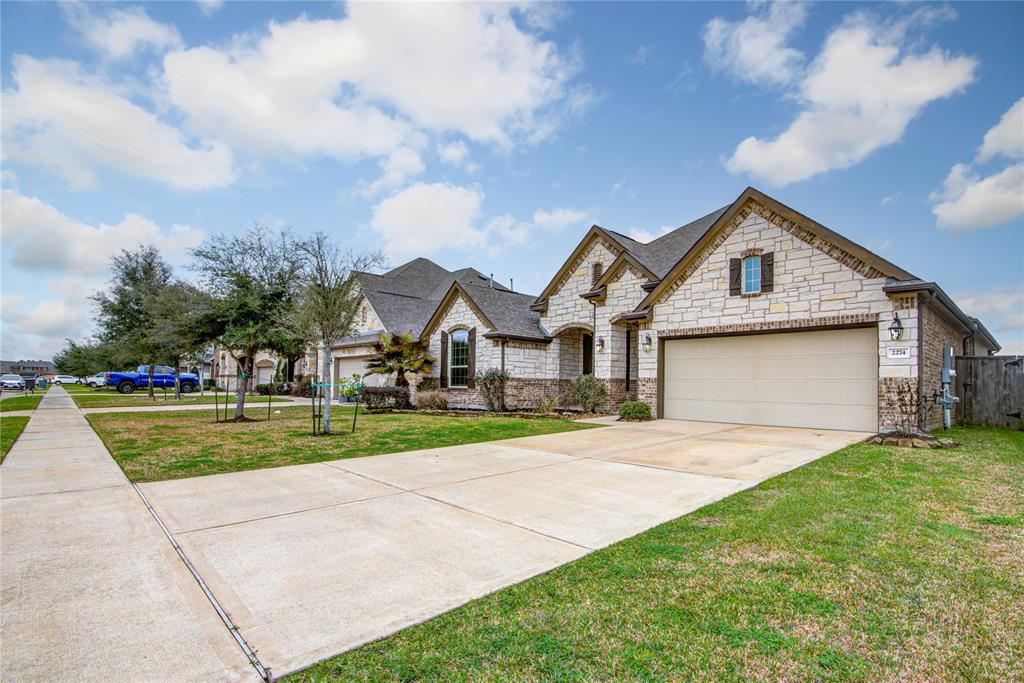 2274 Oakleaf Trail Lane