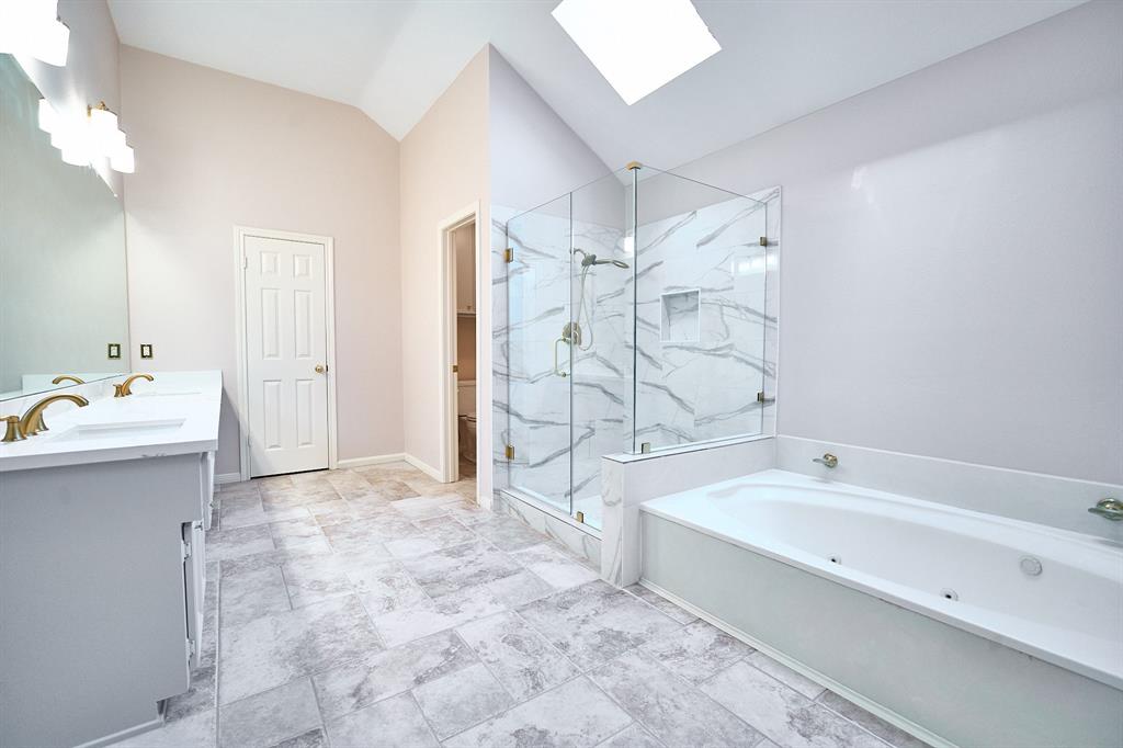 5022 Moss Run Drive, Missouri City, Texas image 19