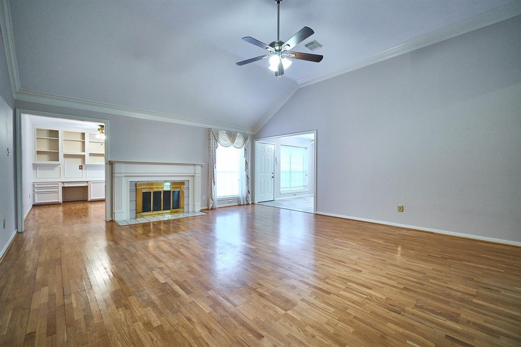 5022 Moss Run Drive, Missouri City, Texas image 6