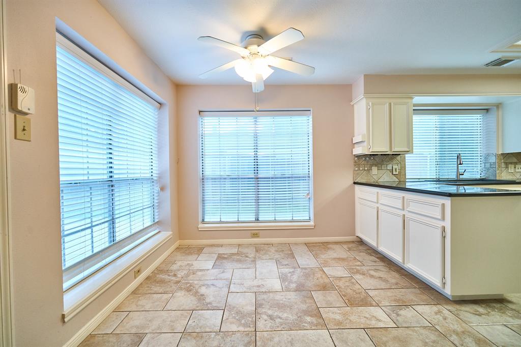 5022 Moss Run Drive, Missouri City, Texas image 8