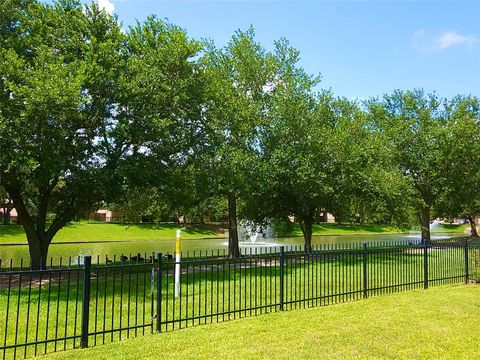 9617 Landon Lake Drive Pearland TX 77584