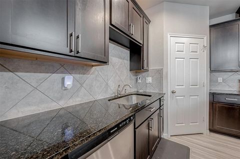 A home in Rosharon
