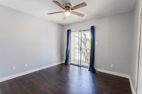 Condominium in Houston TX 2626 Holly Hall Street 17.jpg