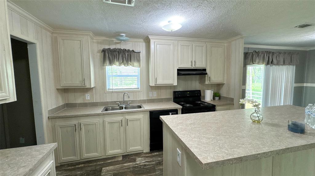 7865 Pine Cone Lane, Plantersville, Texas image 11