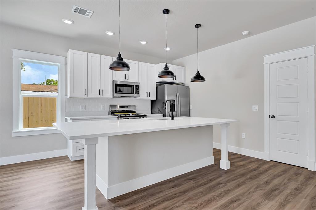 206 S 4th St Street