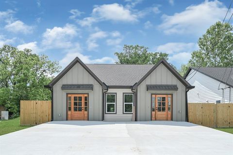 Photo of 206 S 4th St Street, Conroe, TX 77301 (MLS # 23610788) Photo of 206 S 4th St Street, Conroe, TX 77301 (MLS # 23610788)