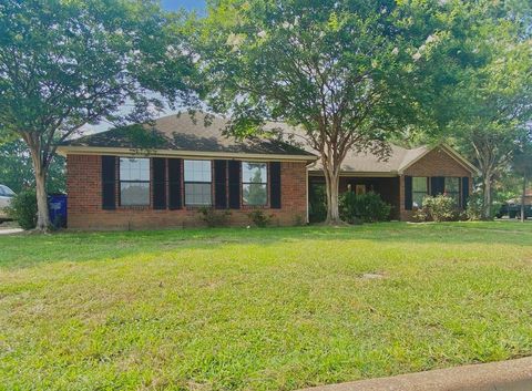 A home in Crockett