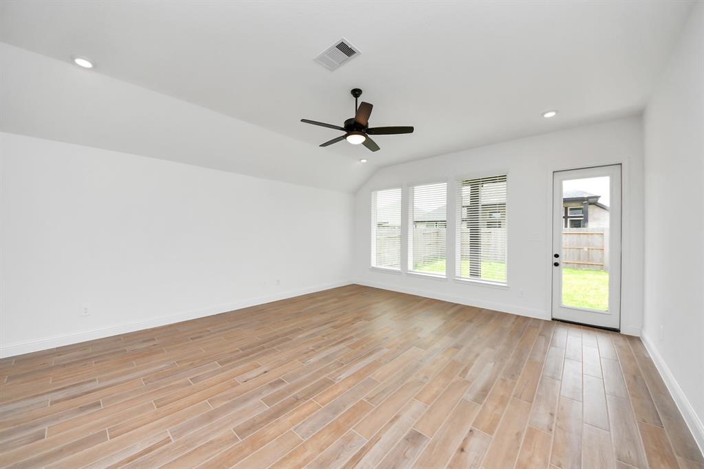 15885 Hayes Market Loop, Conroe, Texas image 3
