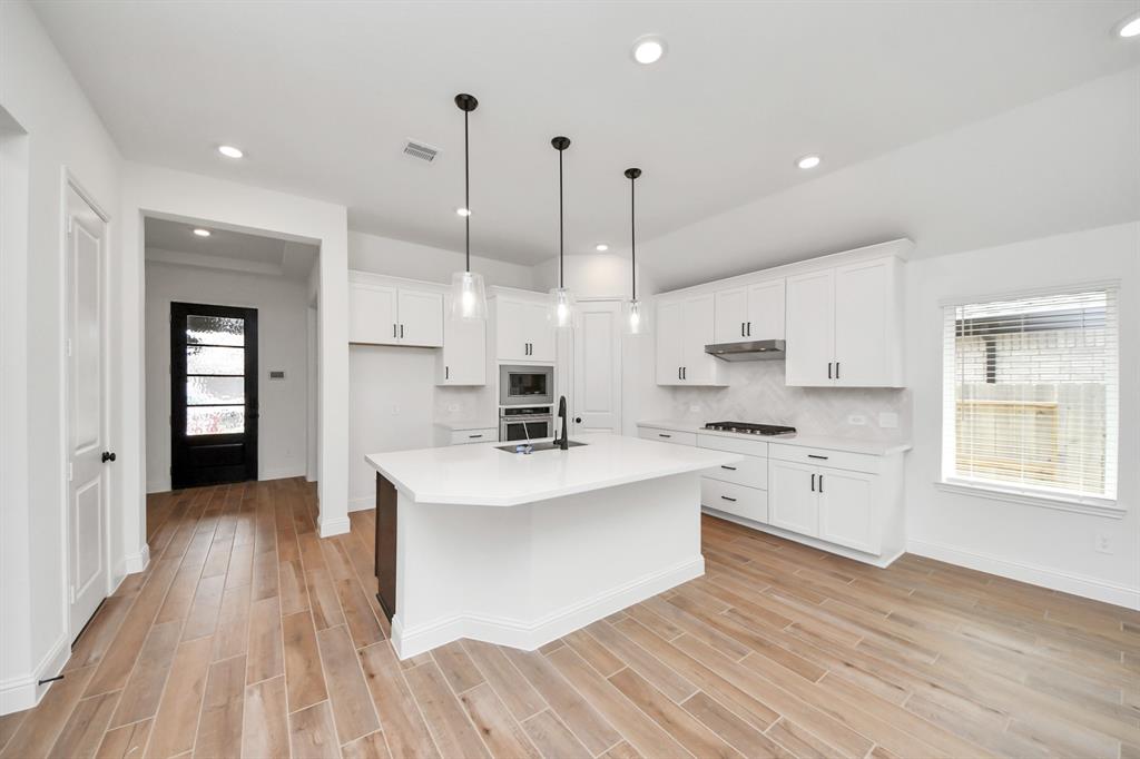 15885 Hayes Market Loop, Conroe, Texas image 2