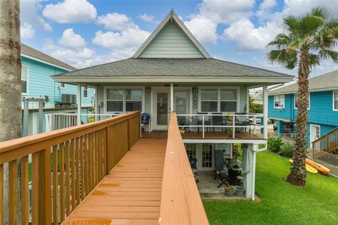 A home in Bayou Vista