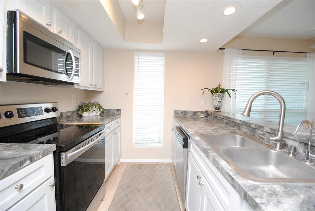 781 Country Place Drive #2084, Houston, Texas image 2