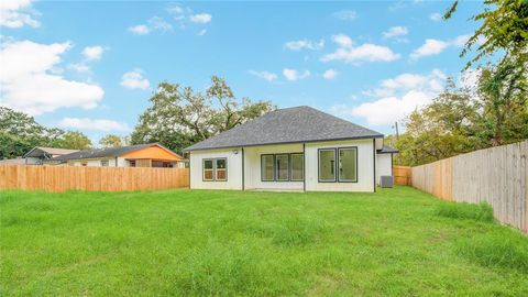 A home in Clute