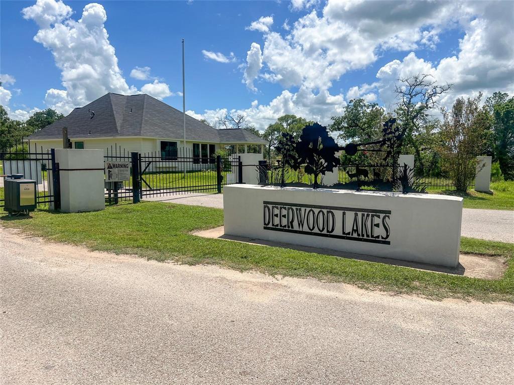 Sandpiper Lane, Hempstead, Texas image 1