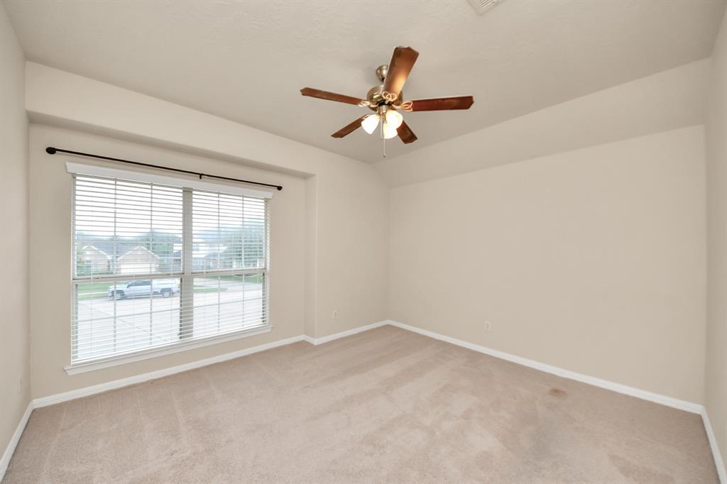 2304 Shadow Canyon Court, Pearland, Texas image 32