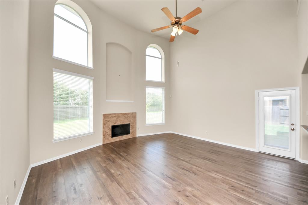 2304 Shadow Canyon Court, Pearland, Texas image 16