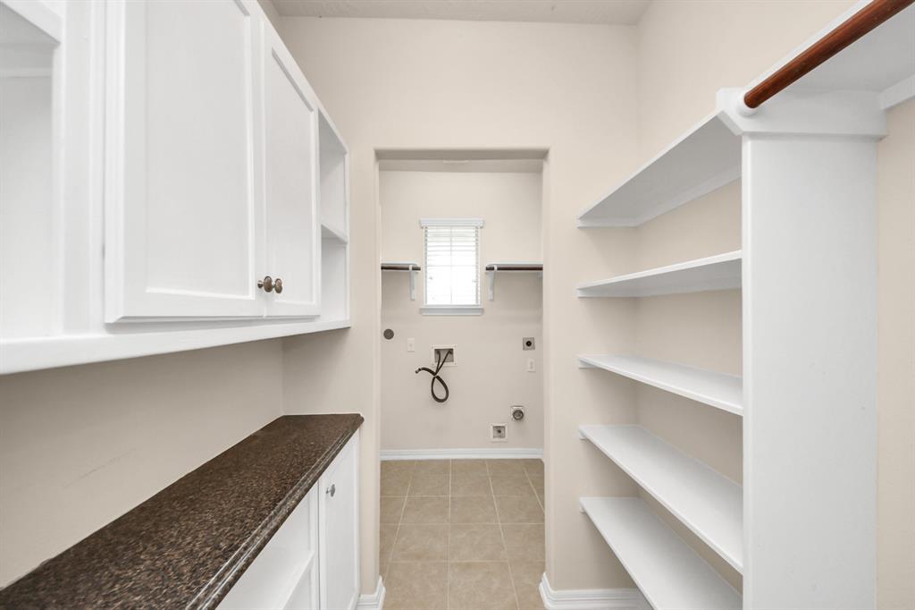 2304 Shadow Canyon Court, Pearland, Texas image 24