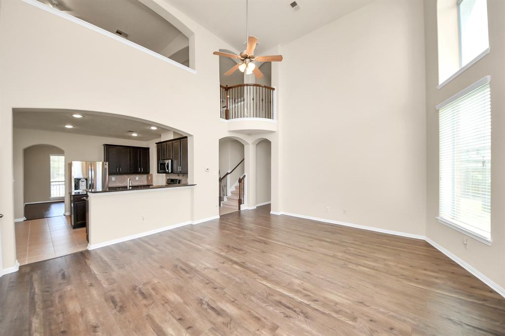 2304 Shadow Canyon Court, Pearland, Texas image 17