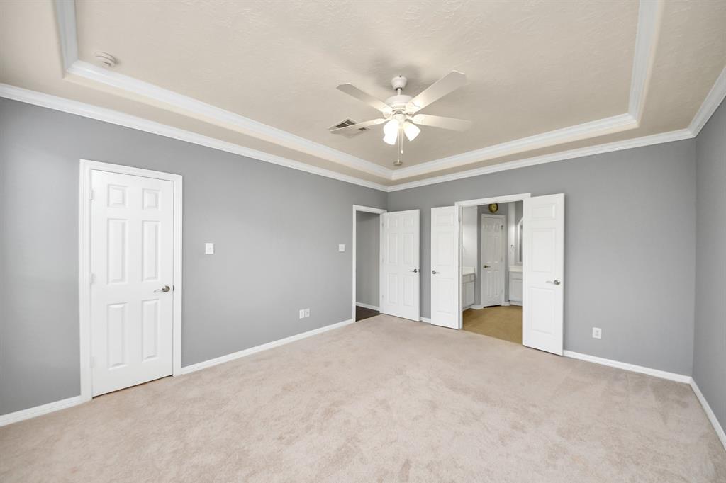 2304 Shadow Canyon Court, Pearland, Texas image 18