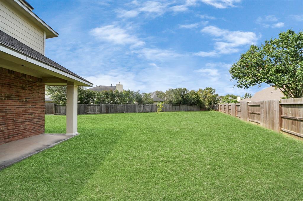 2304 Shadow Canyon Court, Pearland, Texas image 25