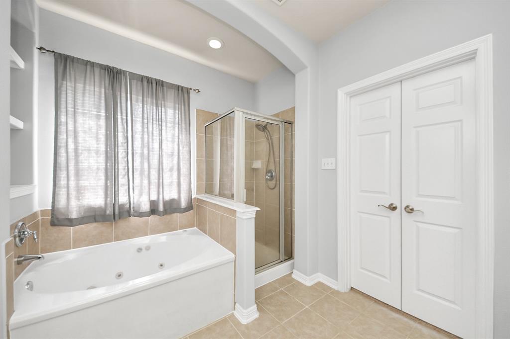 2304 Shadow Canyon Court, Pearland, Texas image 20